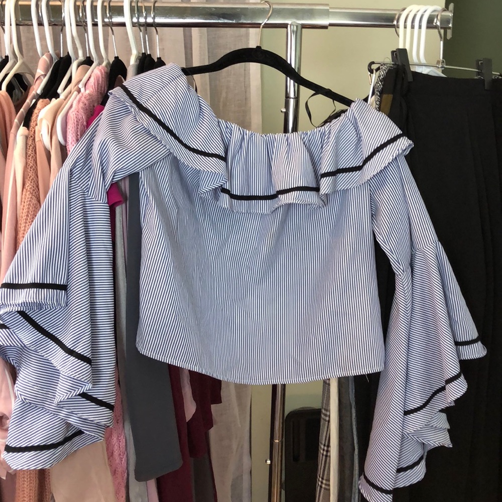 Off the shoulder long sleeve shirt
